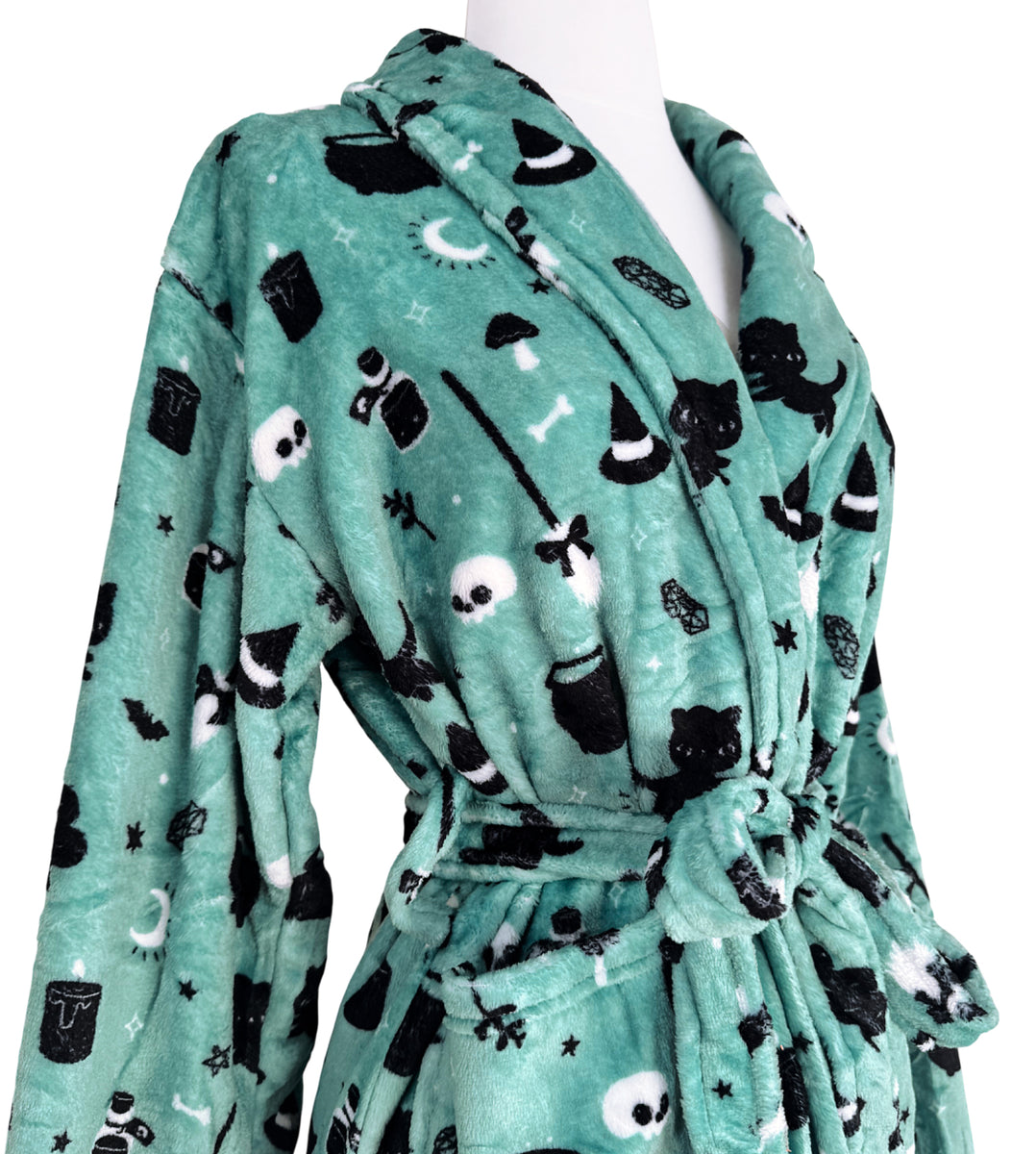 Witchy Things Fluffy Robe - Sizes S to 3X – Em & Sprout