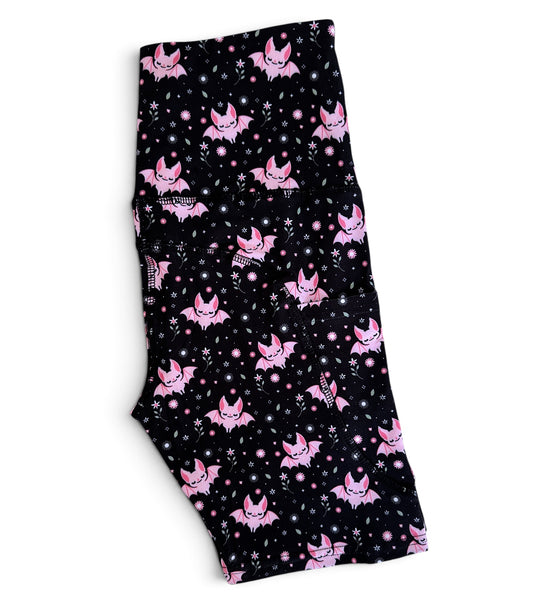 Floral Bat Pocket Athletic Short Leggings - Sizes S to 3X