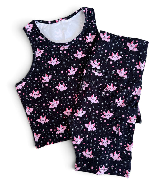 Floral Bat Pocket Athletic Short Leggings - Sizes S to 3X